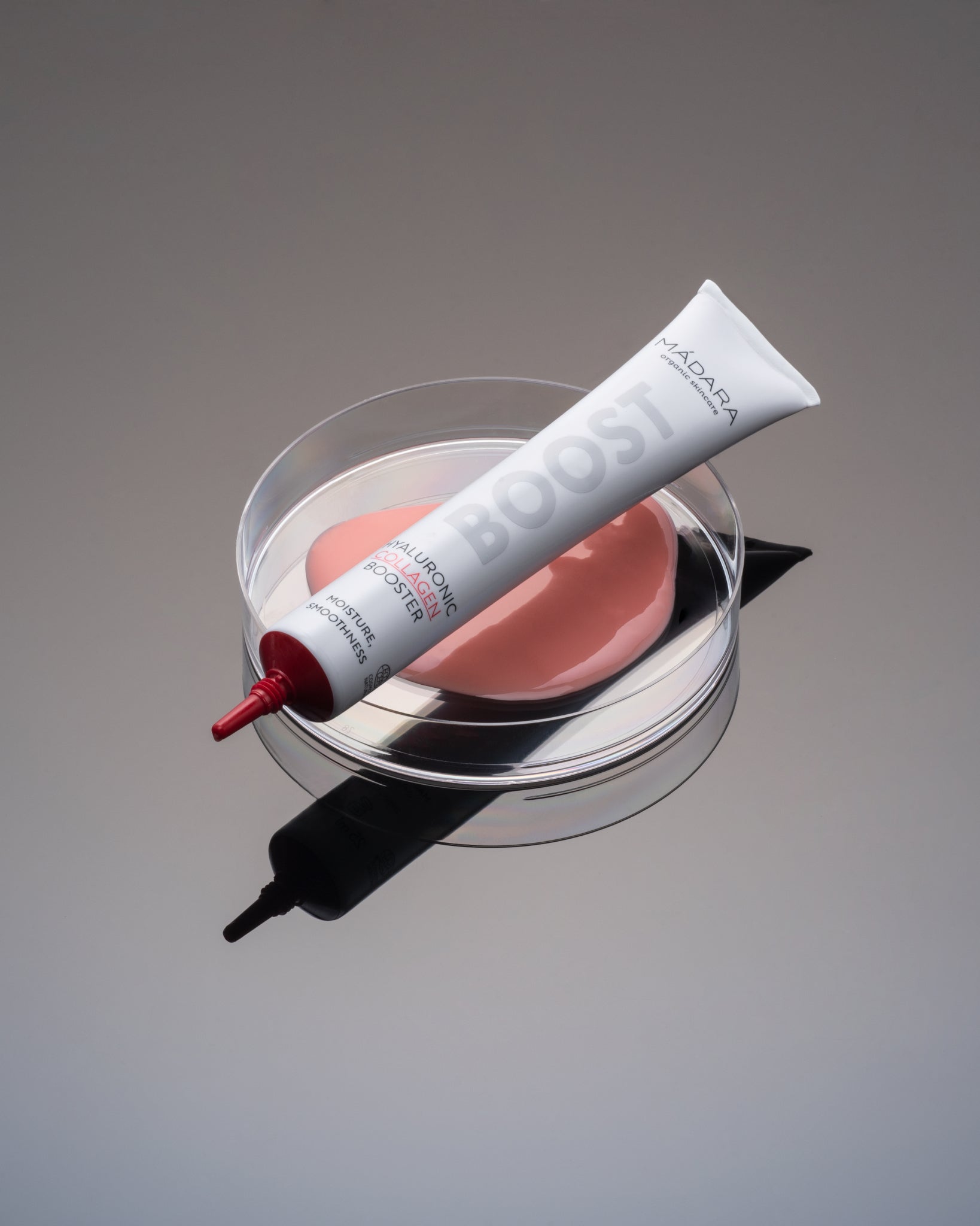 MÁDARA Organic Skincare hyaluronic acid concentrate A3201 25 product photo on plain background.