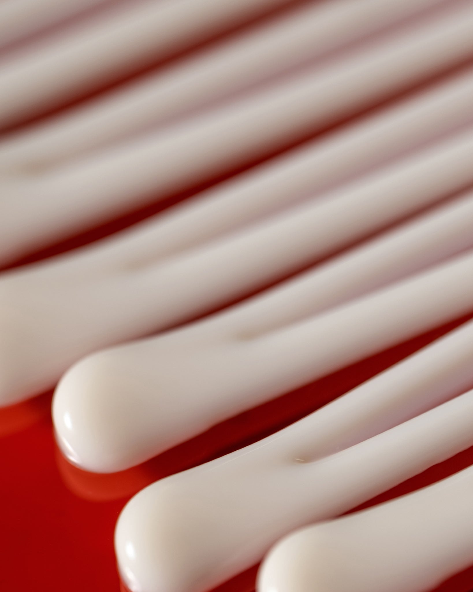 Texture close-up of MÁDARA Organic Skincare derma collagen night cream A3062 face cream �swatch demonstrates consistency and finish.