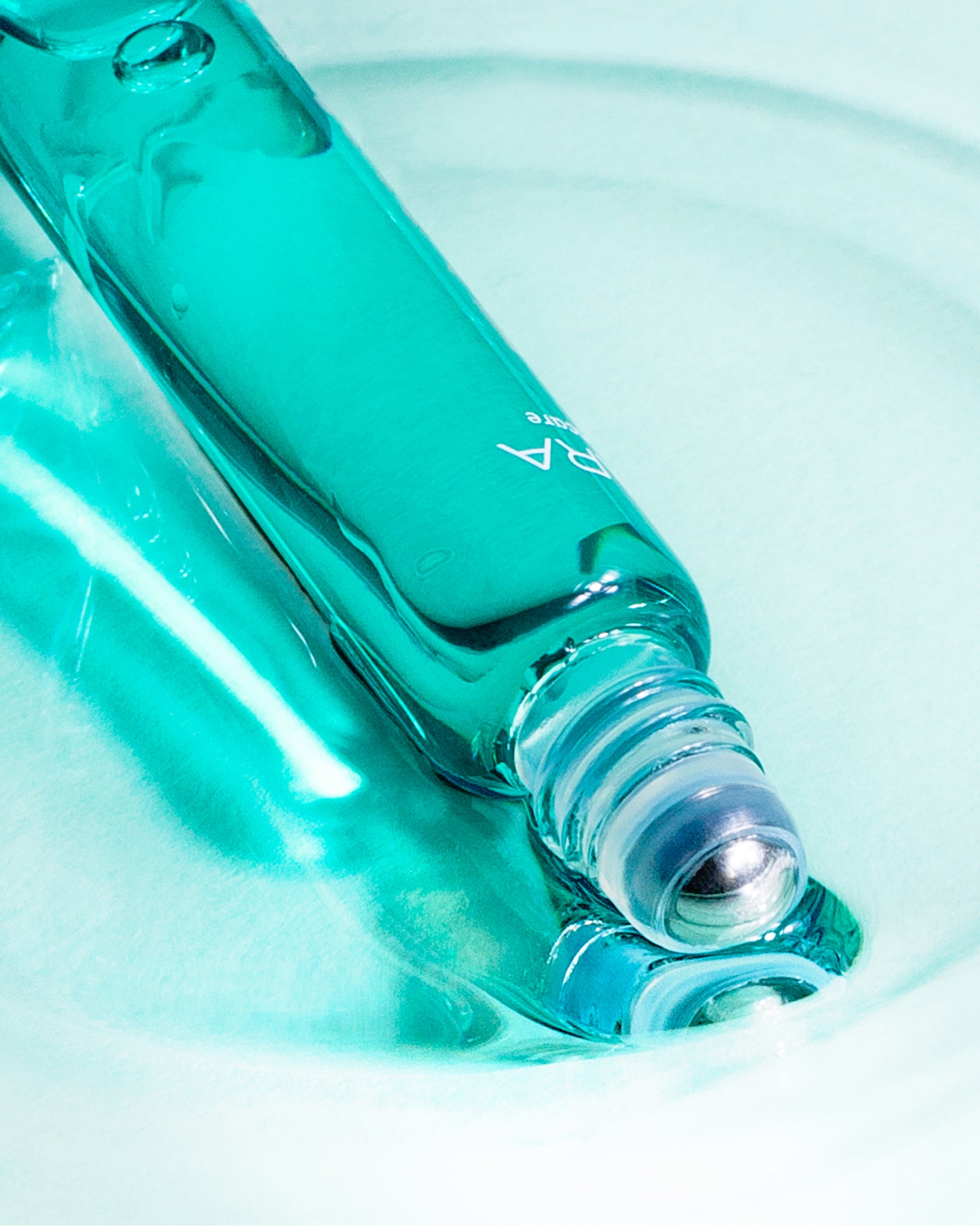 MÁDARA Organic Skincare acne breakout treatment N0025 product photo on plain background.