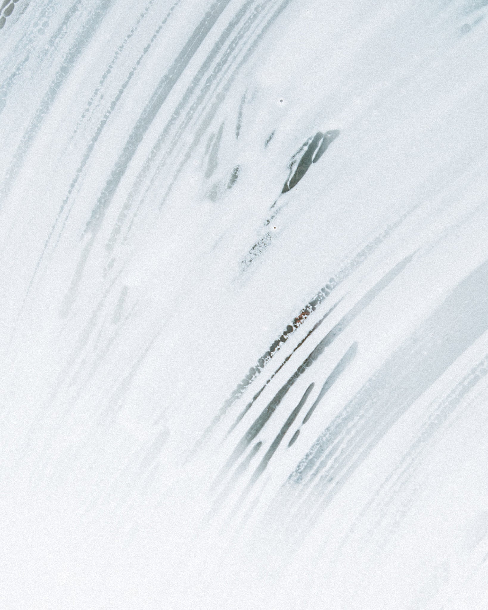 Texture close-up of MÁDARA Organic Skincare colour and shine shampoo A4002 shampoo �swatch demonstrates consistency and finish.