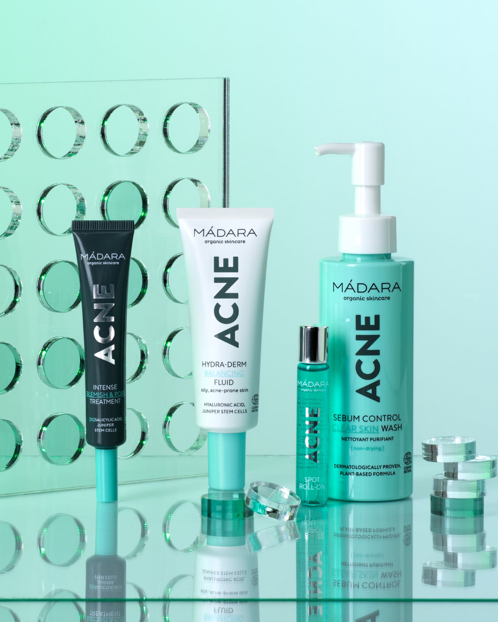 MÁDARA Organic Skincare acne collection N0025 product photo on plain background.