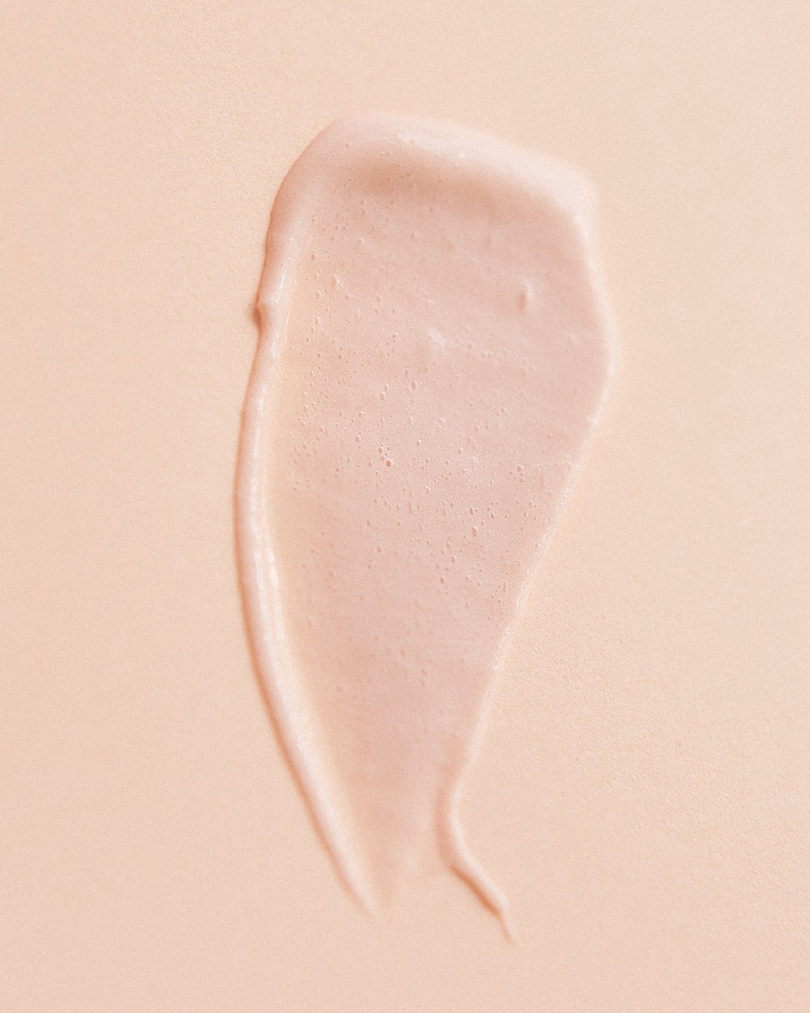 Texture close-up of MÁDARA Organic Skincare moisturising cream SM3011 15 face cream �swatch demonstrates consistency and finish.